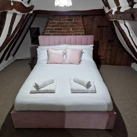 Two Bedroom Grade Ll Cottage At Az Luxury Stays Honey Horsefield With Wifi And Free Parking Hundon Extérieur photo